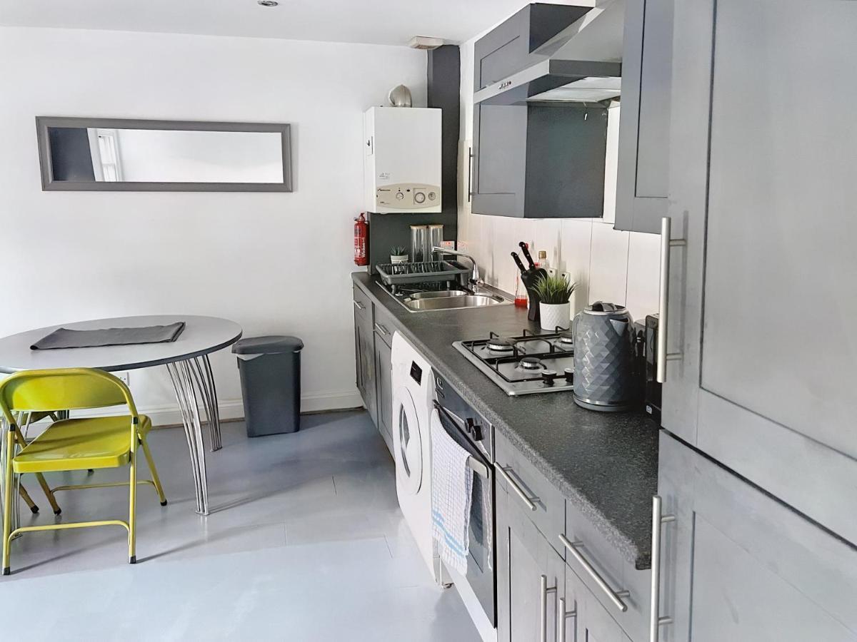 Lovely 2-Bedroom Serviced Apartment Greater Лондон Экстерьер фото